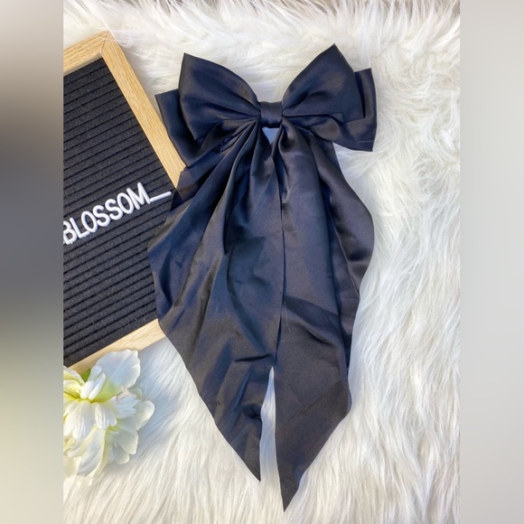 Big Hair Bow Satin Ribbon 🎀 Clip On Black Long Bow Goth Dark Punk - Picture 5 of 7